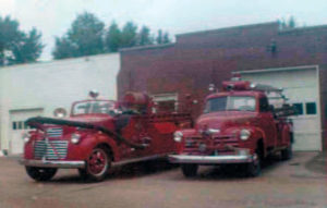 1942 GMC/CENTRAL 500 GPM PUMPER AND 1948 CHEVY HOME BUILT WITH THE BED FROM THE ORIGINAL 1927 CHEVY FRONT MOUNT